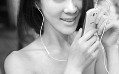 男子深夜偷窥女邻居洗澡